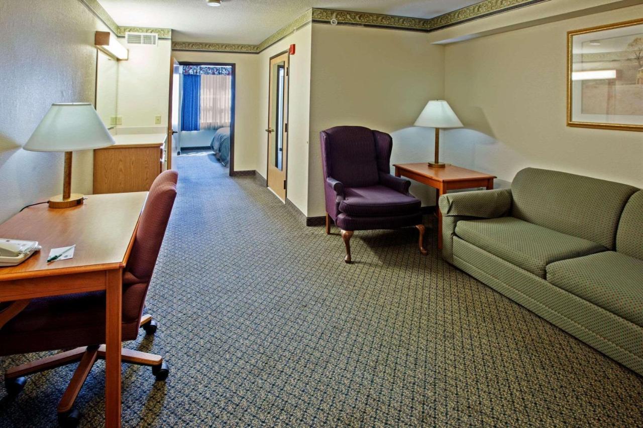 Country Inn & Suites By Radisson, Lansing, Mi Экстерьер фото