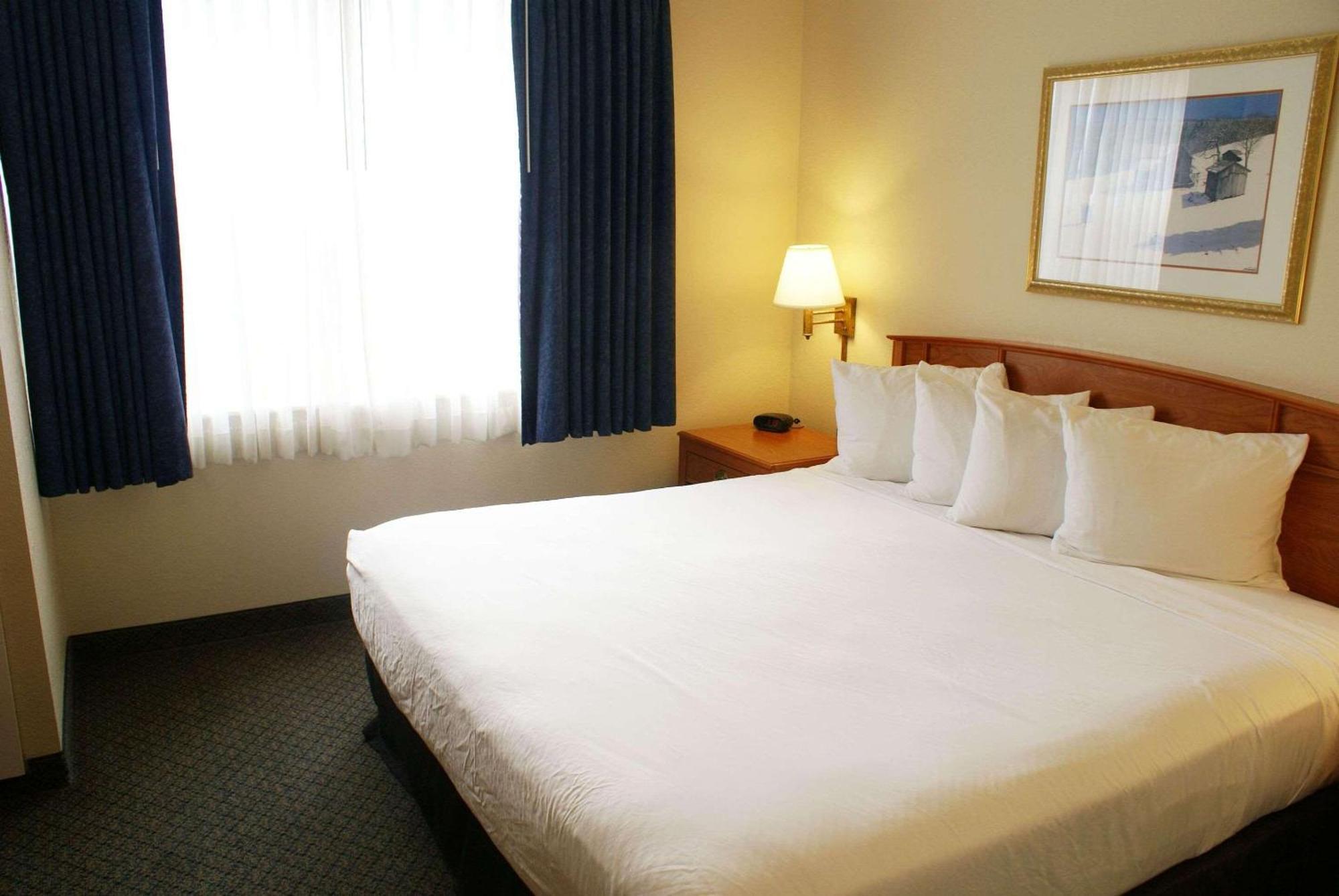 Country Inn & Suites By Radisson, Lansing, Mi Экстерьер фото
